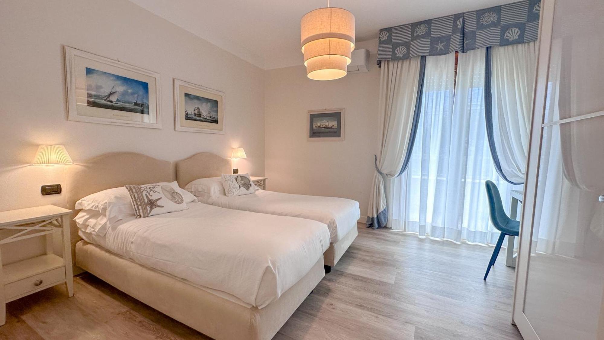 Residence Lungomare - Charming Apartments Riccione Exterior photo